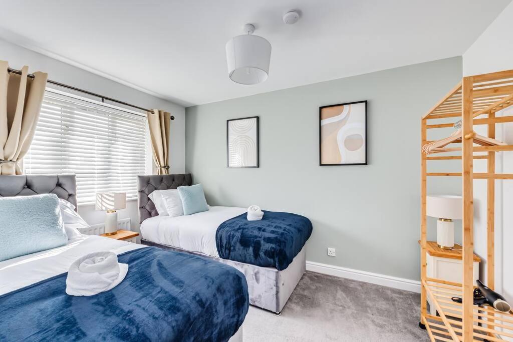 Stylish Detached House - Close To City Centre - Sleeps Up To 7 - Driveway Parking, Self Check-In, Study Room, Fast Wifi And Sky Tv By Yoko Property Milton Keynes Exterior foto