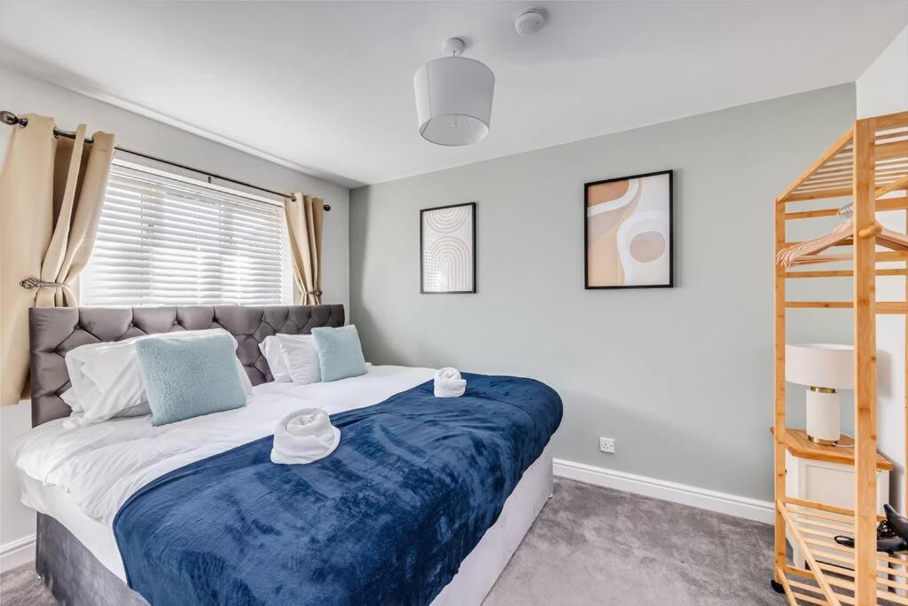 Stylish Detached House - Close To City Centre - Sleeps Up To 7 - Driveway Parking, Self Check-In, Study Room, Fast Wifi And Sky Tv By Yoko Property Milton Keynes Exterior foto