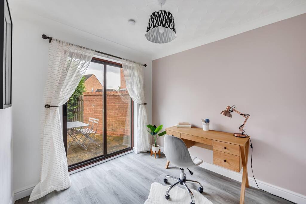 Stylish Detached House - Close To City Centre - Sleeps Up To 7 - Driveway Parking, Self Check-In, Study Room, Fast Wifi And Sky Tv By Yoko Property Milton Keynes Exterior foto